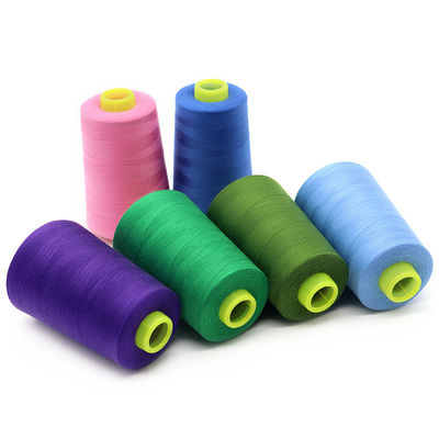 Basso MOQ 40/2 5000yds Spun colorato 100% filo di cucitura in poliestere per la maglieria a mano durevole