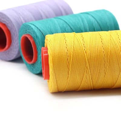 Colori ricchi 210d Filato cerato in poliestere per cucire Materiale di cuoio cono di plastica