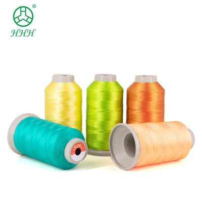 Poliestere 50/3 cotone 250 Yard cucitura filato di fabbricazione della macchina filo 3Cord Bianco 1000M cono