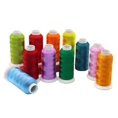 700 colori 100% filo di ricamo in poliestere per ricamo in macchina consegna rapida
