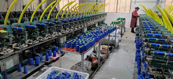 OEM ODM accettato 100% filo di cucitura in poliestere spunto 40/2 3300yard TKT120 per la maglieria