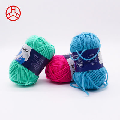 4 Filati di maglieria per maglioni a maglia di lana a spillo accettati OEM/ODM e materiale di latte cotone