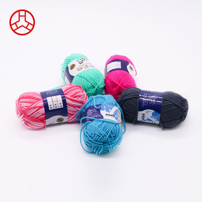 4 Filati di maglieria per maglioni a maglia di lana a spillo accettati OEM/ODM e materiale di latte cotone