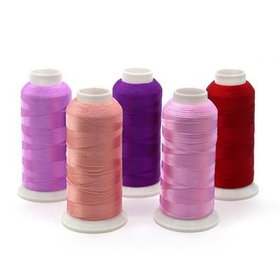 Filato di ricamo in poliestere 150D/2 personalizzato per macchine da cucire industriali