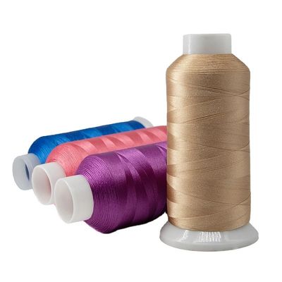 120D/2 5000Y 128g filo ricamo in poliestere tinto d'oro per progetti di cucitura a macchina